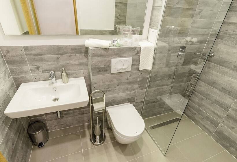 اتاق استاندارد یک نفره, Jablanica