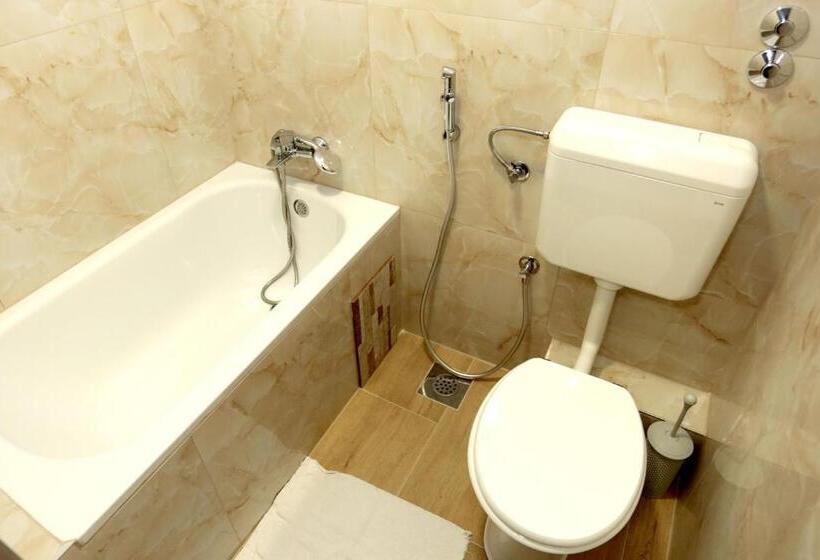 اتاق خانوادگی, Pansion Kipovi