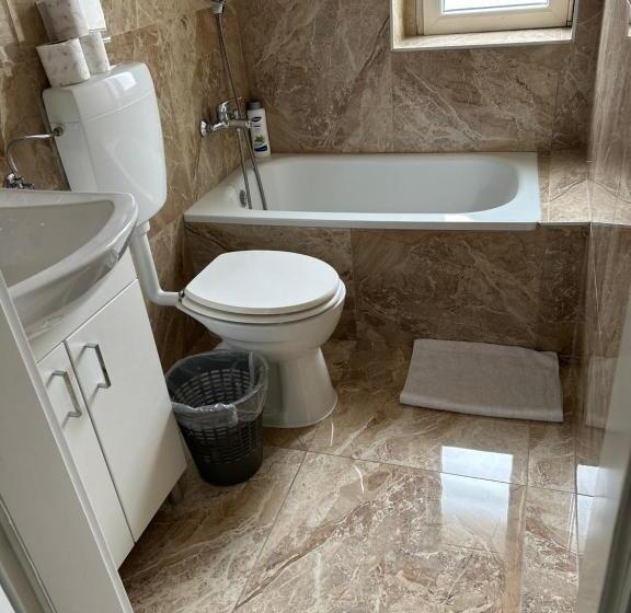 اتاق استاندارد سه نفره, Pansion Kipovi