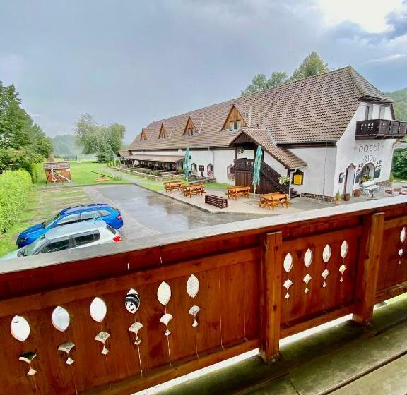 منزل غرفة نوم واحدة, Jiřičná