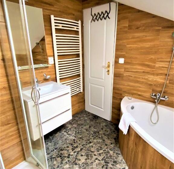 منزل غرفة نوم واحدة, Jiřičná