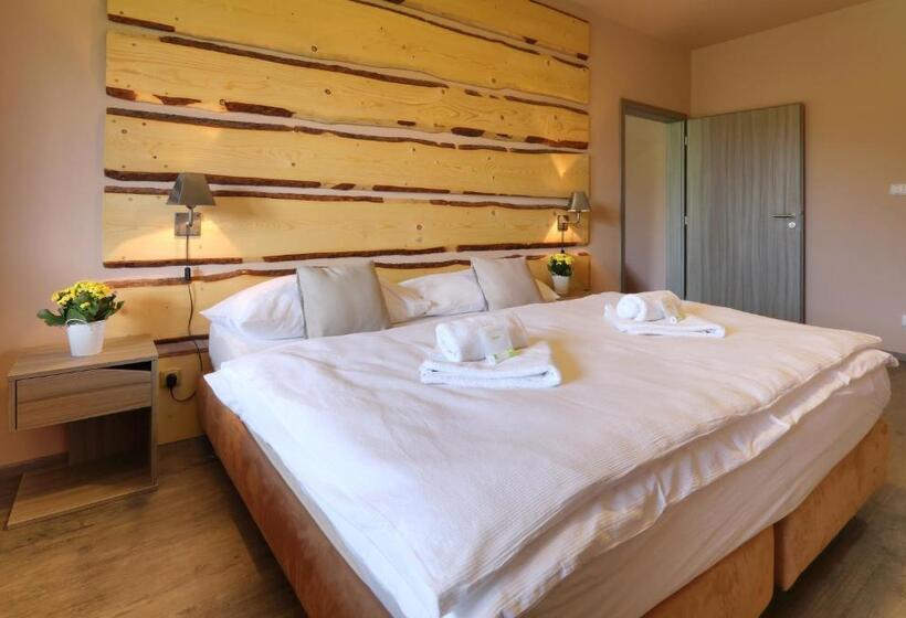 Deluxe-studio, Obzor