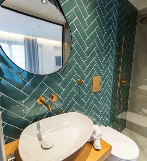 اتاق استاندارد, Old Port