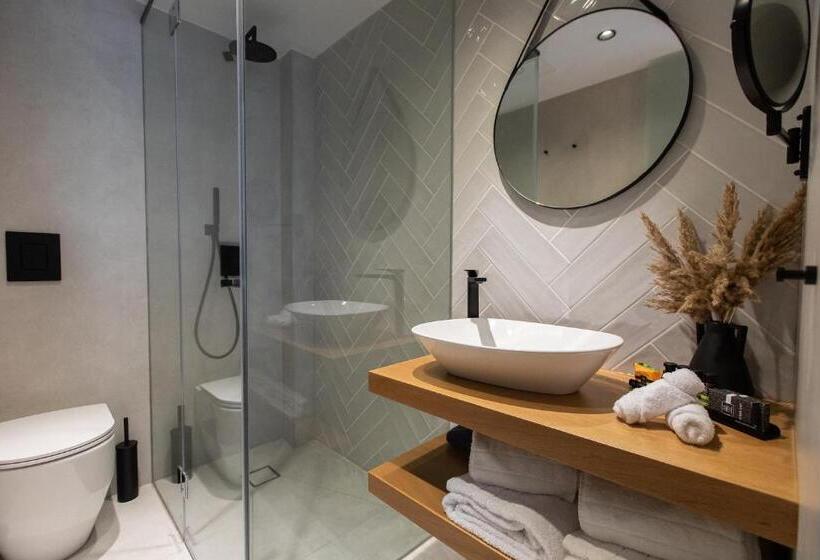 اتاق استاندارد با بالکن, Old Port