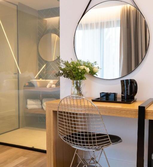 اتاق سوپریور با چشم‌انداز شهر, Old Port