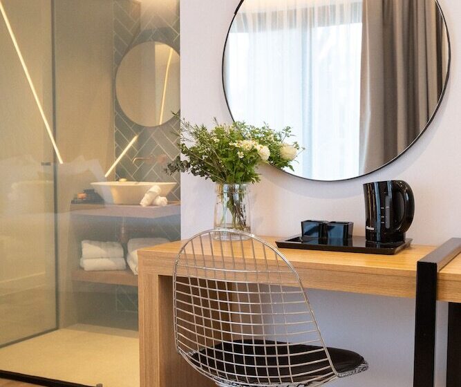 اتاق استاندارد, Old Port