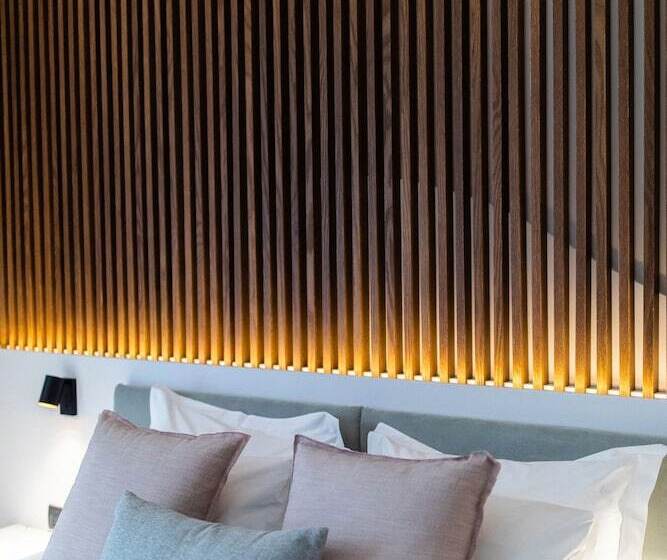 اتاق سوپریور با چشم‌انداز شهر, Old Port