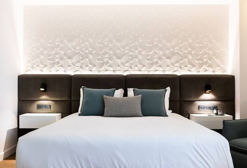 سوییت جونیور, Old Port