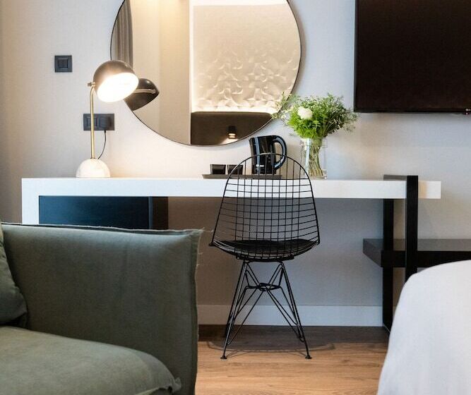 سوییت جونیور, Old Port