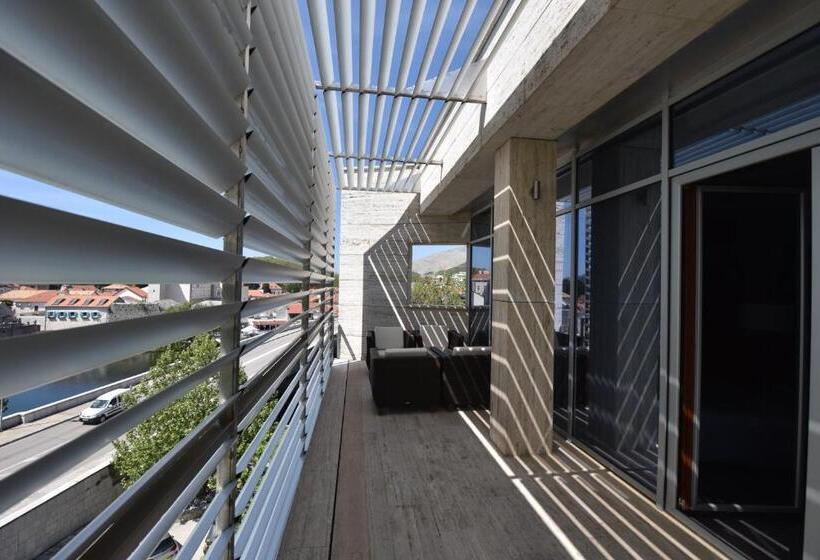 سوییت, Sesto Senso