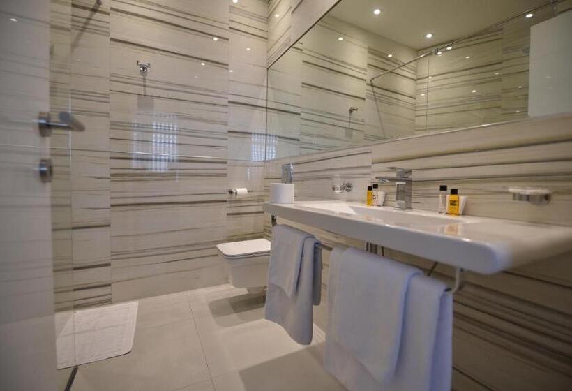 اتاق لوکس, Sesto Senso