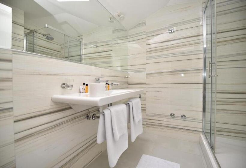 اتاق لوکس, Sesto Senso