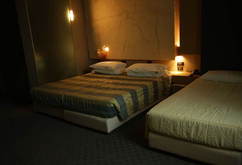 スタンダード４人部屋, Bes Hotel Cremona Soncino