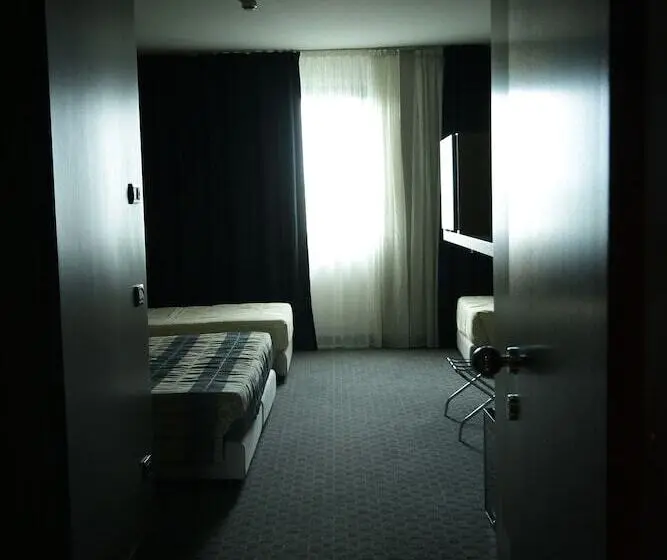 スタンダード４人部屋, Bes Hotel Cremona Soncino