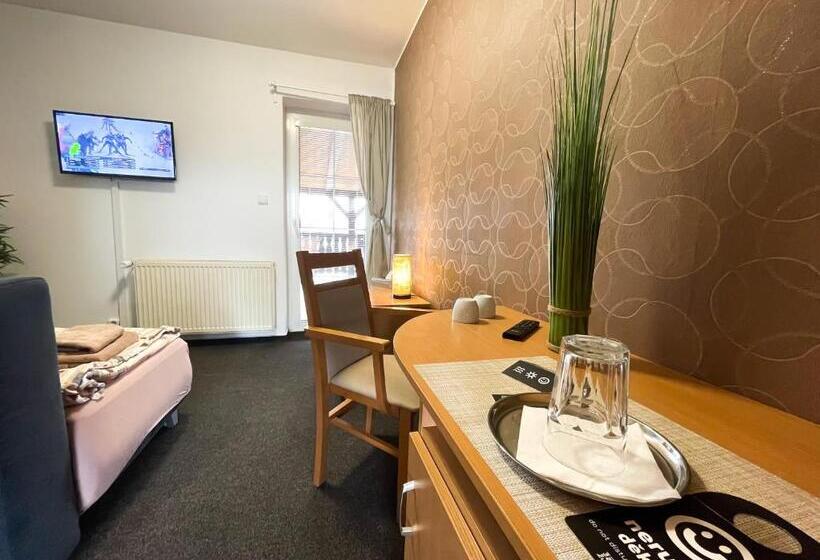 חדר סטנדרט יחיד, Aldo