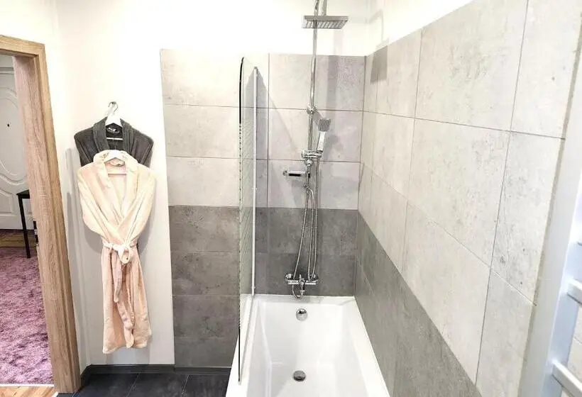 デラックススタジオ, Rezidence Zámeček   Boutique