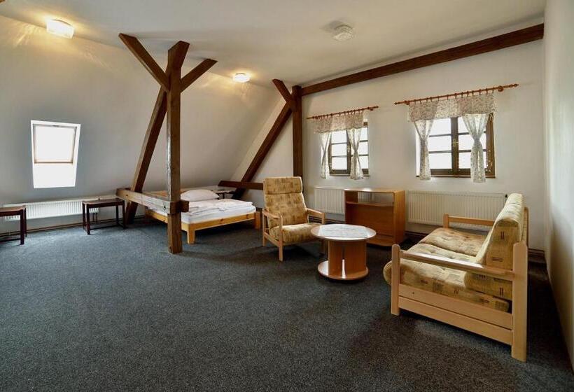 阁楼套房, Pivovarský Dvůr Lipan