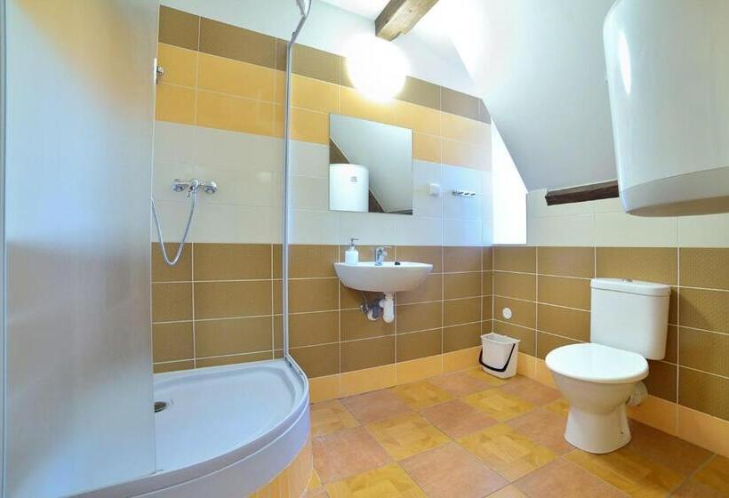 标准三人间, Pivovarský Dvůr Lipan