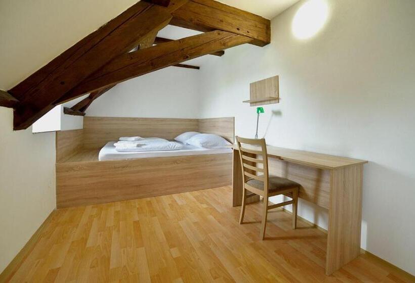 标准三人间, Pivovarský Dvůr Lipan