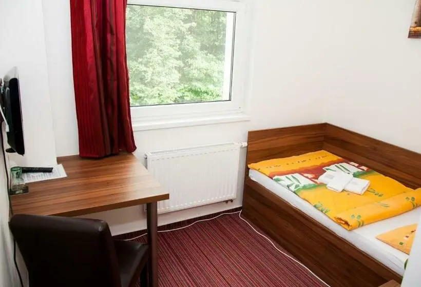 Standard Yhden Hengen Huone, Restaurace A Penzion Zděná Bouda