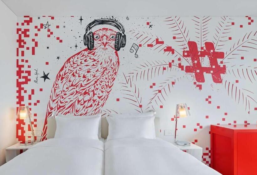 اتاق استاندارد, Radisson Red Dubai Silicon Oasis