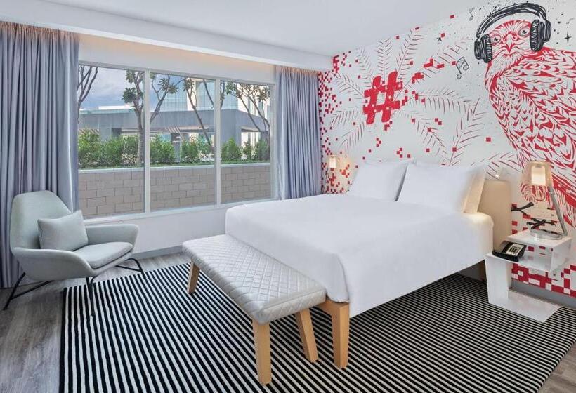 اتاق استاندارد, Radisson Red Dubai Silicon Oasis