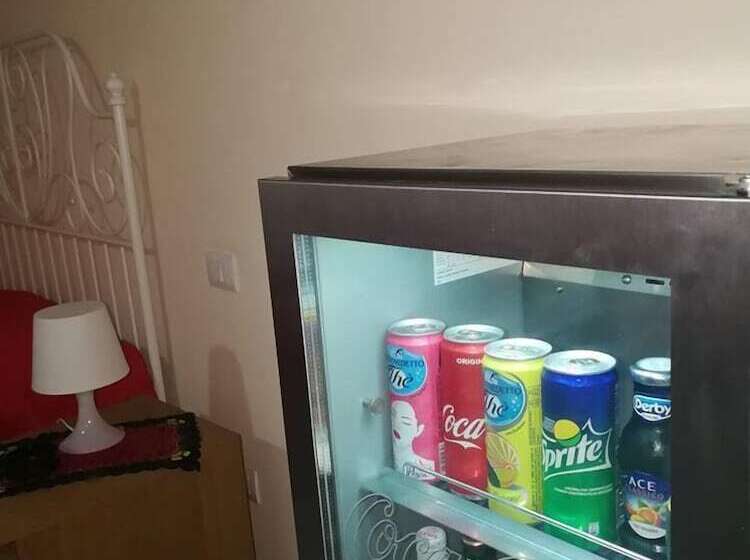 اتاق استاندارد با سرویس بهداشتی مشترک, Atrium Rooms