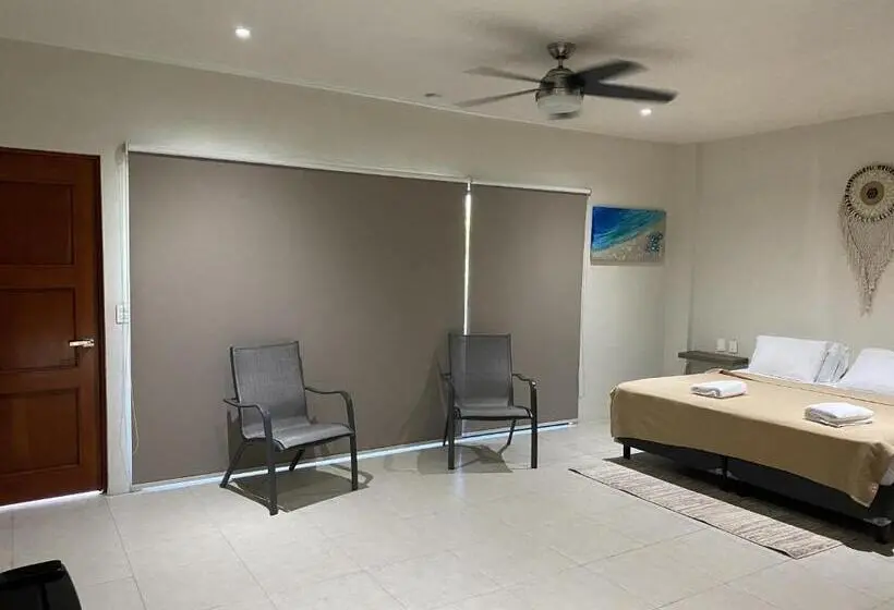 اتاق استاندارد با تخت بزرگ, Cuxos Hotel Beachfront