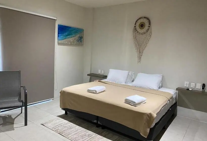اتاق استاندارد با تخت بزرگ, Cuxos Hotel Beachfront