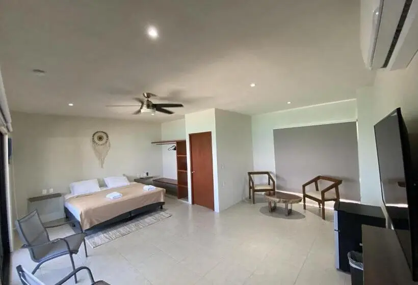 اتاق استاندارد با تخت بزرگ, Cuxos Hotel Beachfront