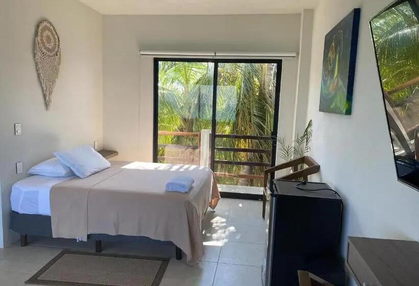 اتاق استاندارد چهار تخته با چشم‌انداز دریا, Cuxos Hotel Beachfront
