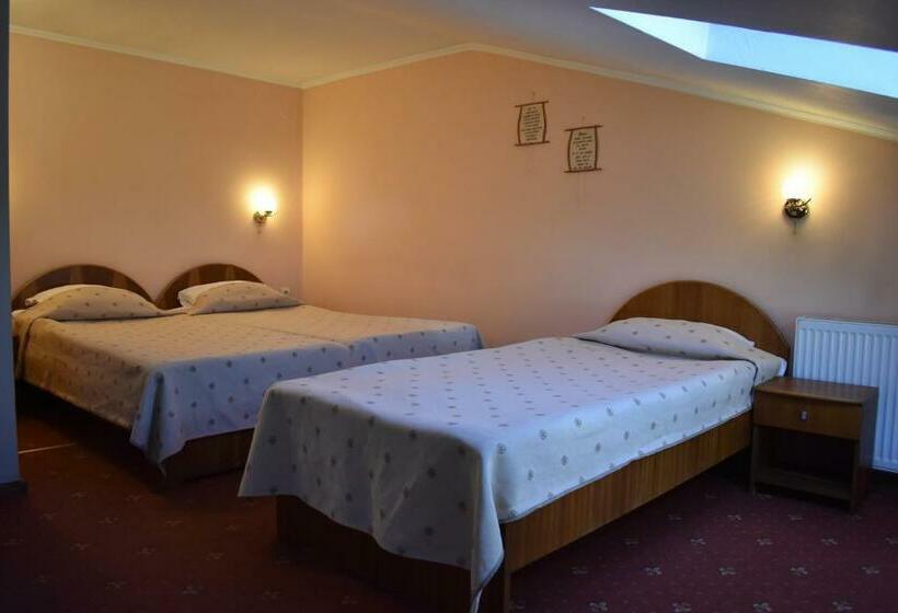 غرفة قياسية ثلاثية, Family Hotel Bashtina Kashta