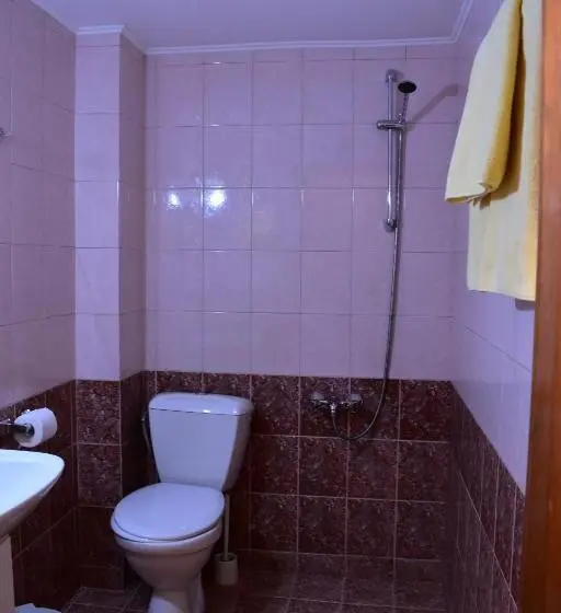 スタンダードトリプルルーム, Family Hotel Bashtina Kashta