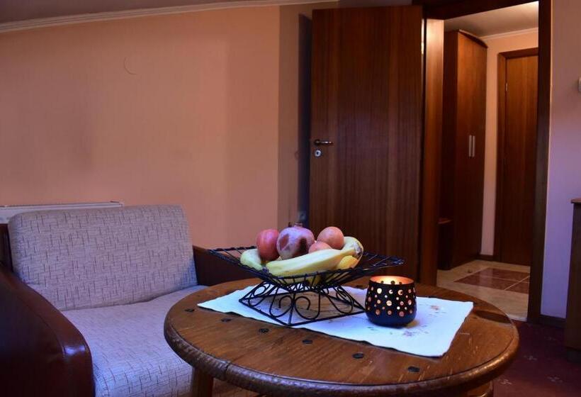 غرفة قياسية ثلاثية, Family Hotel Bashtina Kashta