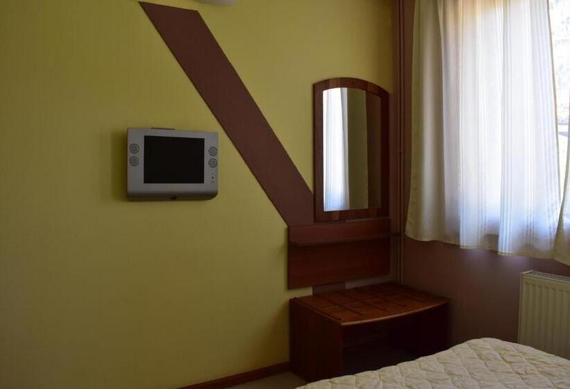 Люкс, Family Hotel Bashtina Kashta