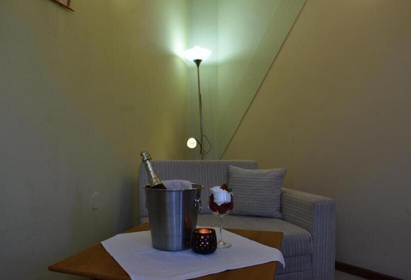 جناح, Family Hotel Bashtina Kashta