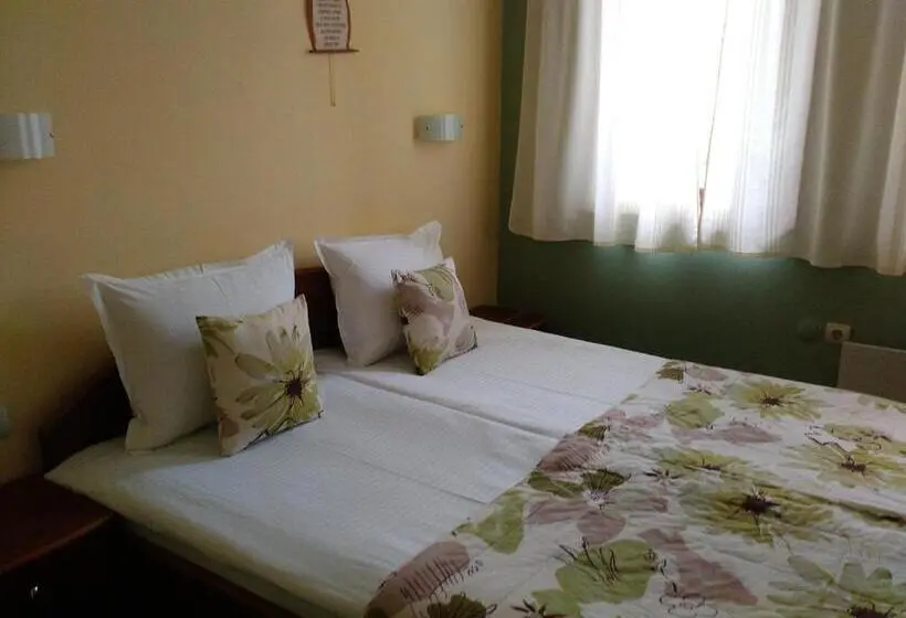 コンフォートルーム, Family Hotel Bashtina Kashta