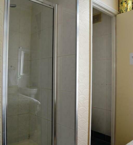 スタンダードシングルルーム, Falcon