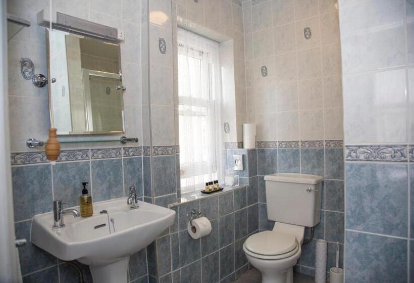 חדר סופריור, Carlton Court