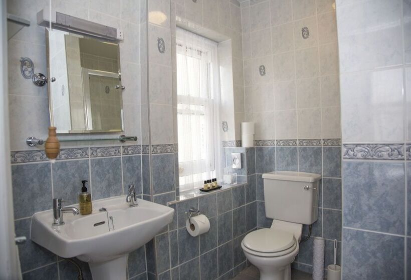 חדר סופריור, Carlton Court