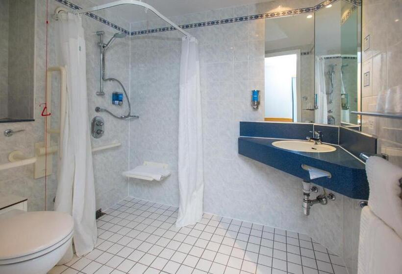 장애인을 위한 스탠다드 룸, Holiday Inn Express Manchester   Salford Quays, An Ihg