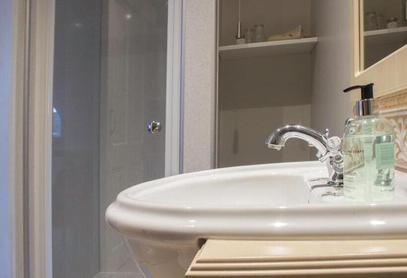 غرفة قياسية, Meadhon Guest House