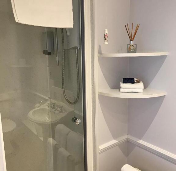 غرفة قياسية, Meadhon Guest House