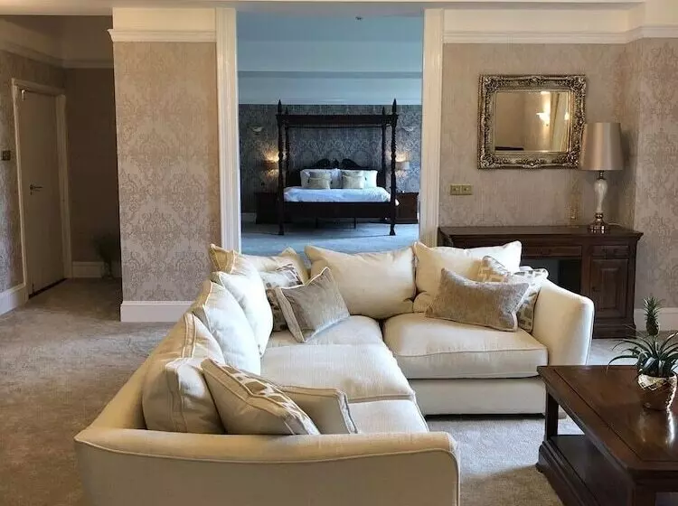 デラックススイート, Oswald House