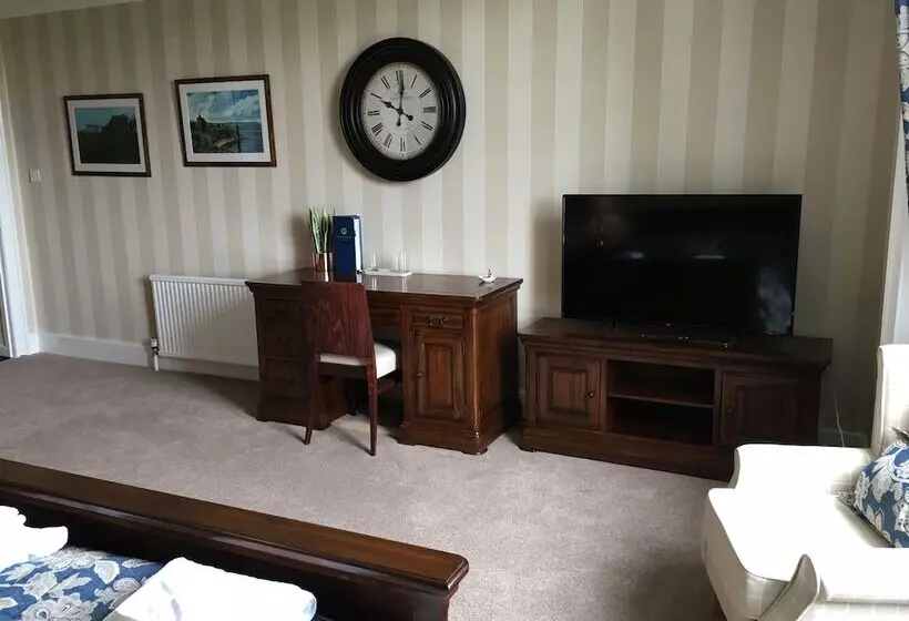 デラックスルーム, Oswald House