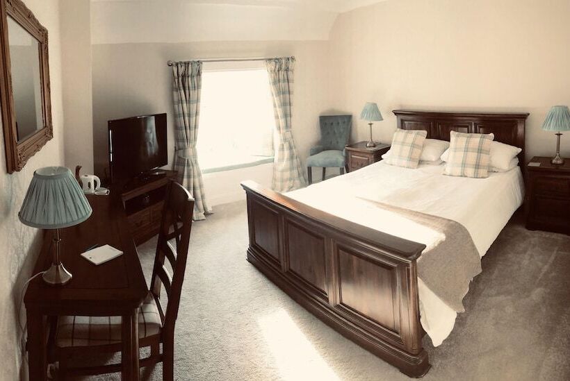 Номер Deluxe, Oswald House