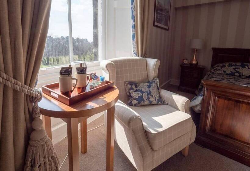 Номер Deluxe, Oswald House