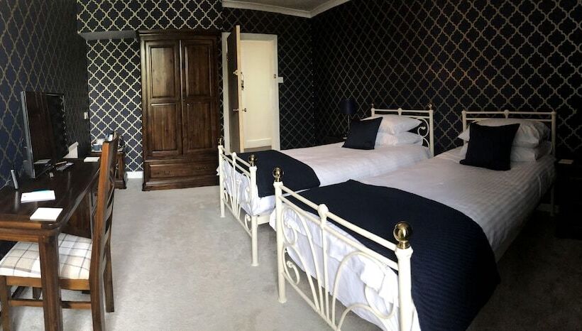 Номер Стандарт, Oswald House