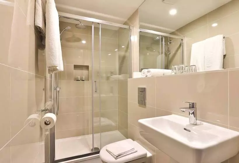 اتاق اجرایی سه نفره, Park Avenue J Hotel London Hyde Park