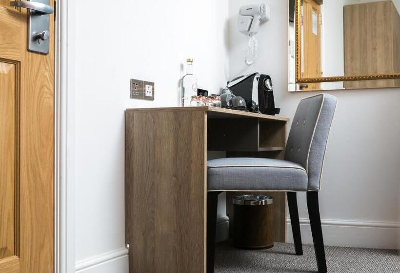 Трехместный Президентский, Park Avenue J Hotel London Hyde Park